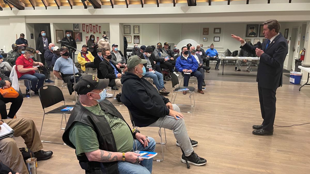 Garamendi addresses his Veterans Advisory Meeting